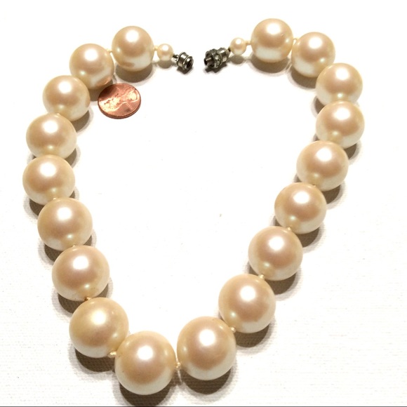 Rockabilly Necklace Vintage Oversize Pearl choker - Picture 3 of 8
